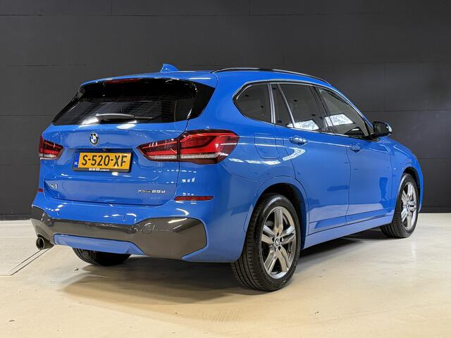 BMW X1 xDrive25e High Executive | M-pakket | Camera | Afn. trekhaak | Leder | Sfeerverlichting | Full LED