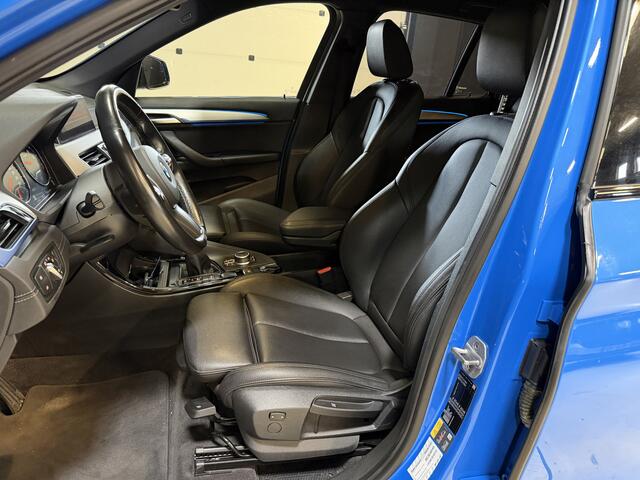 BMW X1 xDrive25e High Executive | M-pakket | Camera | Afn. trekhaak | Leder | Sfeerverlichting | Full LED