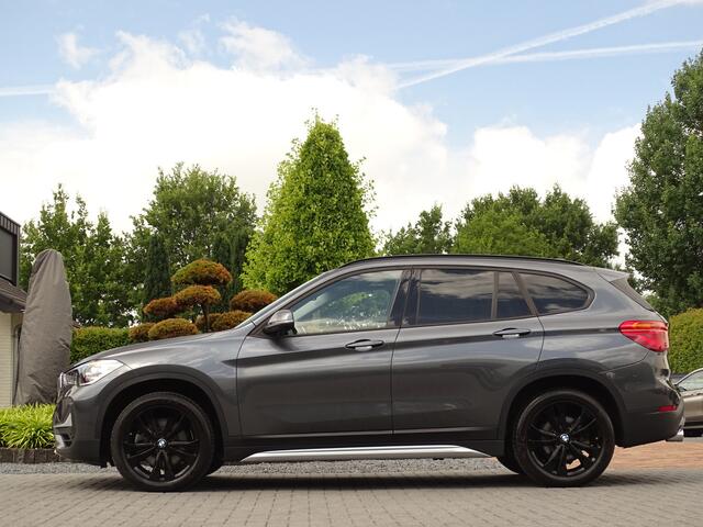 BMW X1 xDrive20i | Pano | HarmanKardon | Trekhk | Leer | Stoelverw | Cam | FULL!