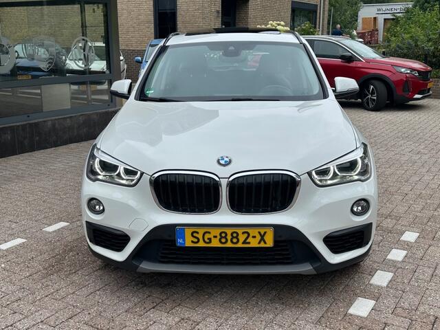 BMW X1 S Drive20i High Executive Automaat Navi Leer Camera Panorama Trekhaak NAP-Autopas