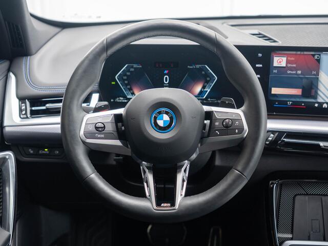 BMW X1 xDrive25e | M Sportpakket Pro | Innovation Pack | Comfort Access | Head-Up Display | Parking Assistant Plus | Isofix | 19''