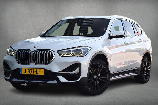 BMW X1 sDrive18i High Executive | Trekhaak | Half Leer | HUD | Climate