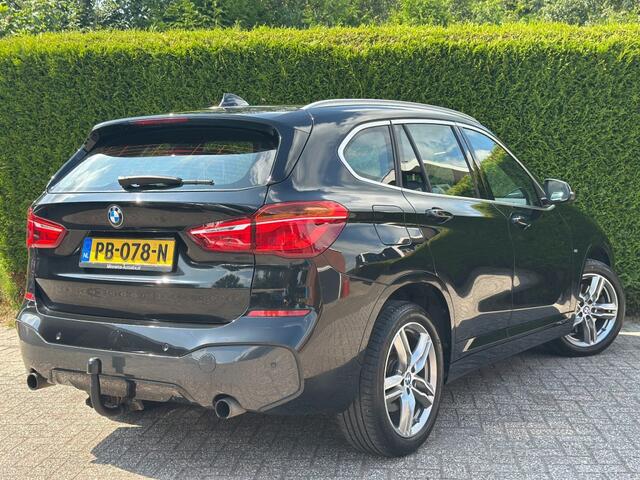 BMW X1 sDrive 20i M-sport Trekhaak 1800KG Panoramadak Sportstoel