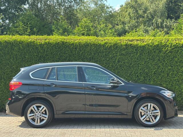 BMW X1 sDrive 20i M-sport Trekhaak 1800KG Panoramadak Sportstoel