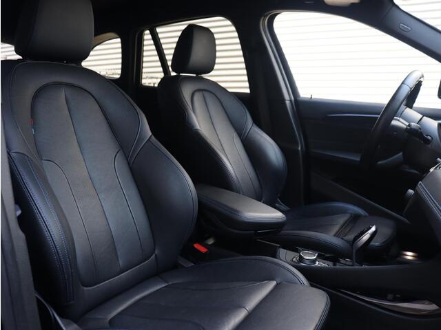 BMW X1 sDrive18i | High Executive | M Sportpakket | Head-Up | Trekhaak | Hi-Fi | Apple Carplay Voorbereiding | Parking Pack | Elektr. Achterklep | 18'' LMV