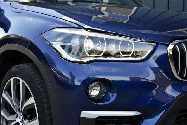 BMW X1 sDrive20i Orange Edition III Rijklaarprijs-Garantie Panorama dak Leder Navigatie Led Camera Navigatie