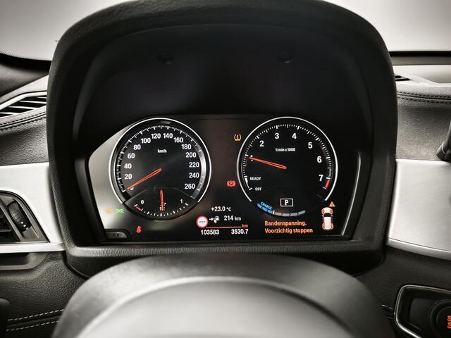 BMW X1 xDrive25e High Executive | M-Sport | Navigatie | Stoelverwarming | Camera |
