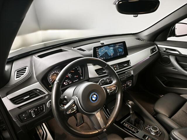 BMW X1 xDrive25e High Executive | M-Sport | Navigatie | Stoelverwarming | Camera |