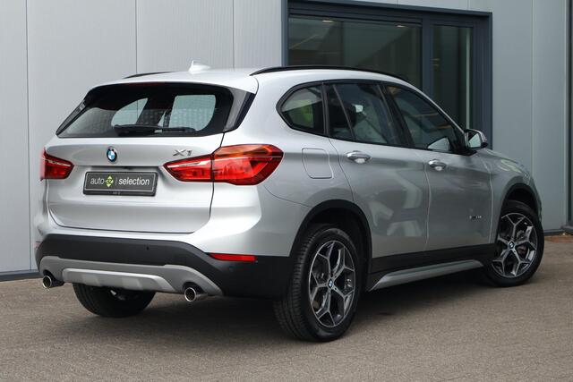 BMW X1 sDrive20i Corporate Lease High Executive X-Line / Camera