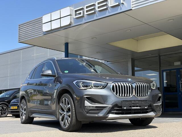 BMW X1 x Line 25e | Panoramadak | Harman Kardon | Adaptive cruise control | Keyless entry | Stoelverwarming | Sportstoelen | Verwarmd stuurwiel | Camera | 19 inch velgen | Elektrische achterklep | M stuurwiel |