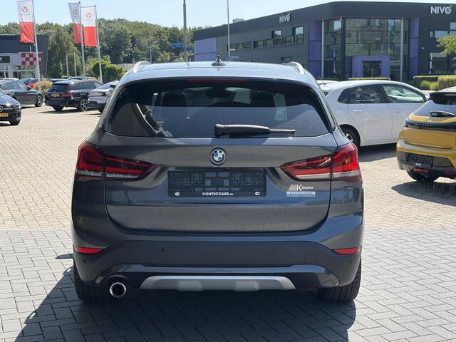 BMW X1 x Line 25e | Panoramadak | Harman Kardon | Adaptive cruise control | Keyless entry | Stoelverwarming | Sportstoelen | Verwarmd stuurwiel | Camera | 19 inch velgen | Elektrische achterklep | M stuurwiel |