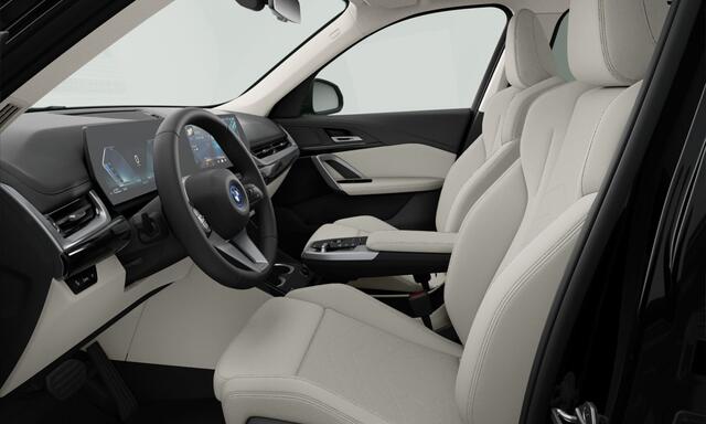 BMW X1 xDrive25e xLine | Panorama | Camera | Trekhaak