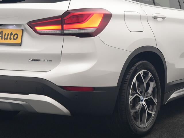 BMW X1 xDrive25e xLine PHEV 221pk Dealer O.H | Panodak | Adaptive Cruise | Camera | Head Up | Lederen Sportstoelen Memory & Verwarmd | Hifi Audio | Lane Assist | Sfeerverlichting | Navigatie | DAB | 18"L.M | Plug In Hybrid |