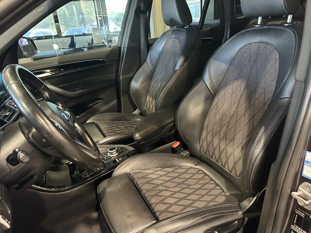 BMW X1 xDrive25e Executive X-Line | Camera | Stoelverwarming | HUD | Navigatie