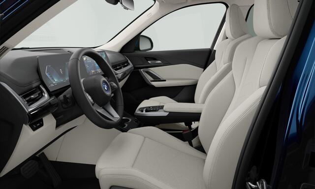 BMW X1 xDrive25e xLine | 19" | Panorama | Trekhaak