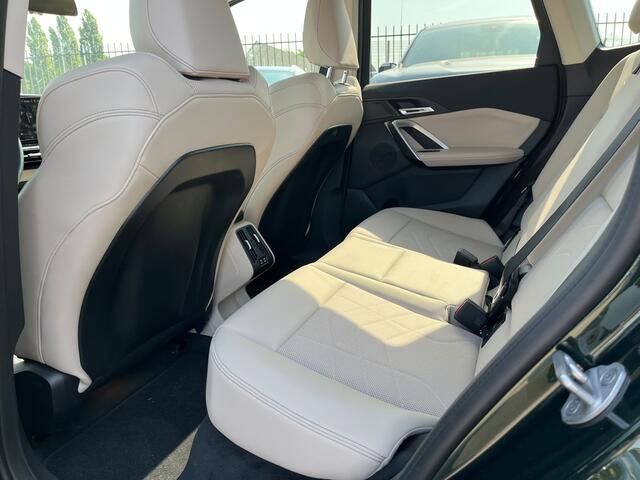 BMW X1 xDrive25e xLine | Trekhaak | Panorama | Camera | 19"