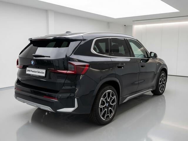 BMW X1 xDrive25e xLine | Panorama | 19" | Trekhaak