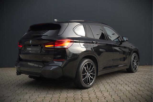 BMW X1 xDrive25e Executive M Sport | Stoelverwarming | Trekhaak | Parkeersensoren | Navigatie | Ambiance Verlichting | Keyless | Cruise Control | LED | Climate Control | DAB | BTW | SOH 90%
