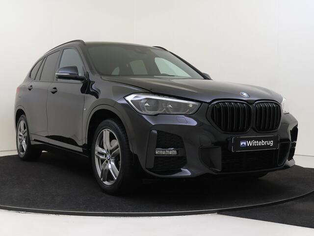 BMW X1 sDrive18i High Executive | M Sport | Head Up Display | Elek. Achterklep | Stoelverwarming | | Camera | Navigatie |