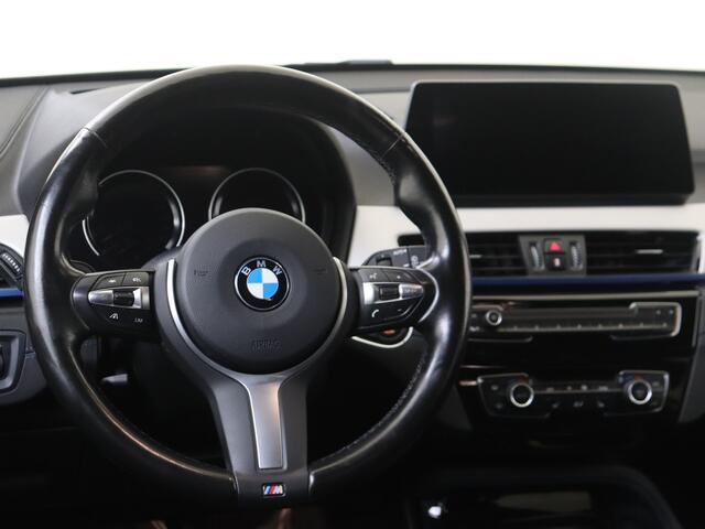 BMW X1 sDrive18i High Executive | M Sport | Head Up Display | Elek. Achterklep | Stoelverwarming | | Camera | Navigatie |