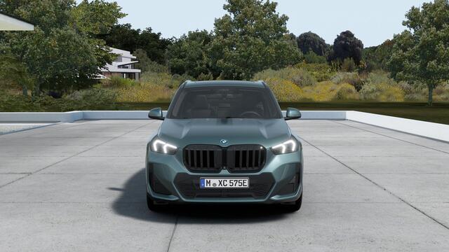 BMW X1 xDrive25e M Sport Automaat / Trekhaak / Panoramadak / Sportstoelen / Comfort Access / Achteruitrijcamera / Harman Kardon