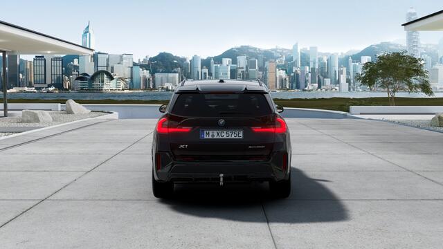BMW X1 xDrive25e M Sport Automaat / Panoramadak / Trekhaak / M Sportstoelen / Head-Up / M Adaptief onderstel / Comfort Access / Adaptieve LED / Parking Assistant Plus