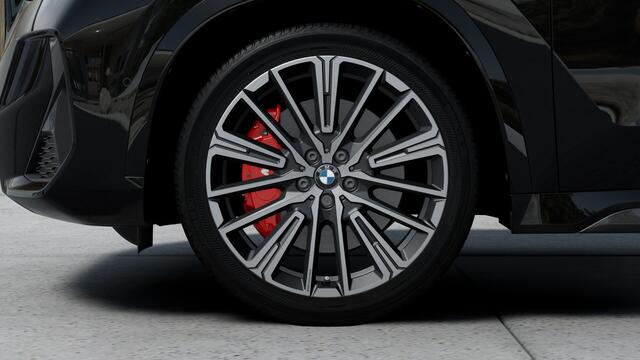 BMW X1 xDrive25e M Sport Automaat / Panoramadak / Trekhaak / M Sportstoelen / Head-Up / M Adaptief onderstel / Comfort Access / Adaptieve LED / Parking Assistant Plus