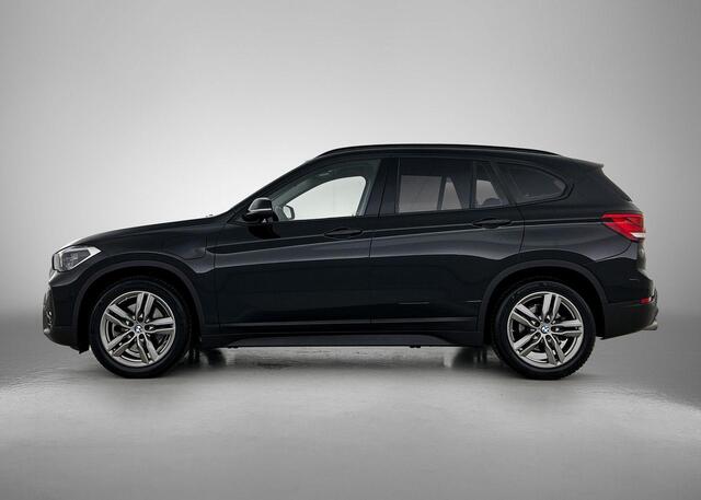 BMW X1 xDrive25e Executive | Navigatie | Climate control | Parkeersensoren | 17" Lichtmetalen velgen