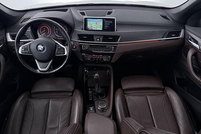 BMW X1 SDrive20i Corporate Lease High Executive (PANORAMADAK, CAMERA, STOELVERWARMING, HEAD-UP DI