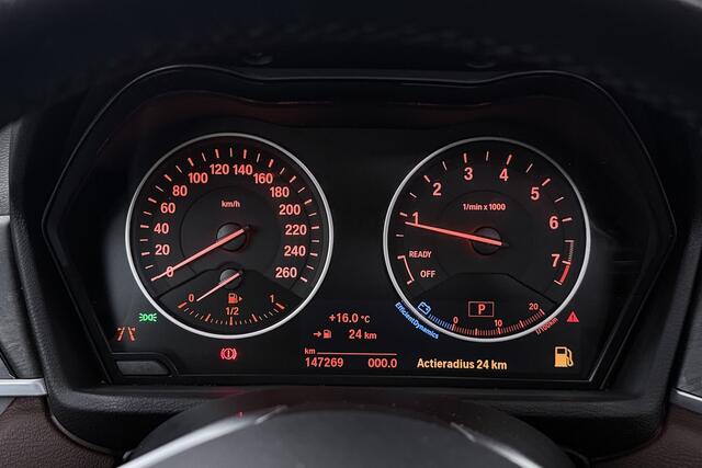 BMW X1 SDrive20i Corporate Lease High Executive (PANORAMADAK, CAMERA, STOELVERWARMING, HEAD-UP DI