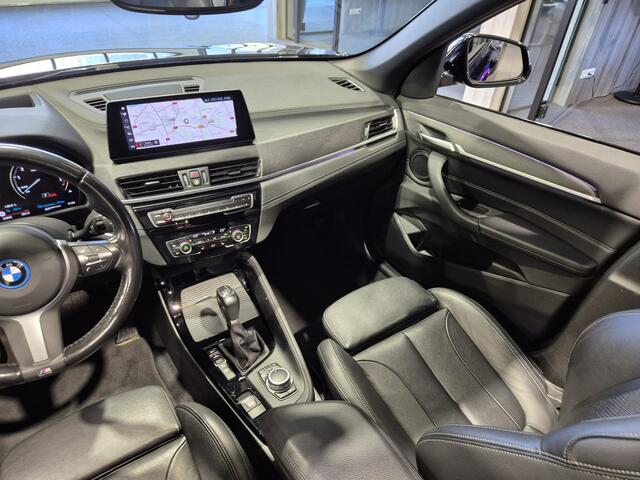 BMW X1 xDrive25e High Executive M-Sport | Panorama | 19" | Leder | HUD | Camera
