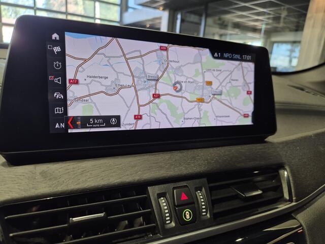 BMW X1 xDrive25e High Executive M-Sport | Panorama | 19" | Leder | HUD | Camera