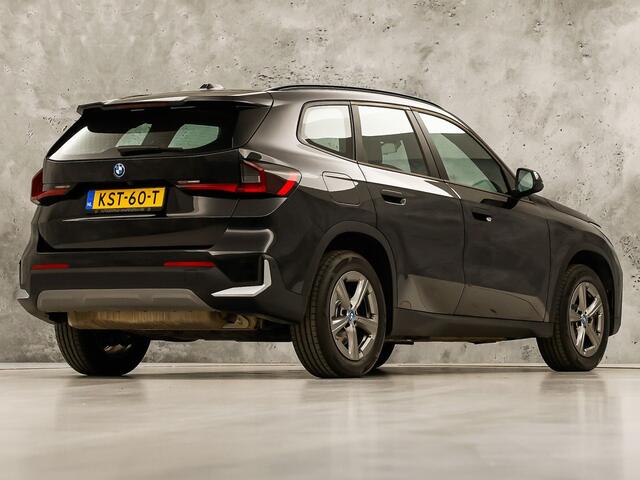 BMW X1 xDrive25e Automaat 245Pk (APPLE CARPLAY, HEAD-UP DISPLAY, 360 CAMERA, LEDER, STOELVERWARMING, ZWARTE HEMEL, NIEUWSTAAT)