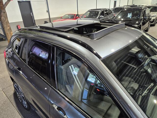 BMW X1 xDrive25e eDrive Edition Panorama | 19" | Camera | Electrische stoelen | CarPlay