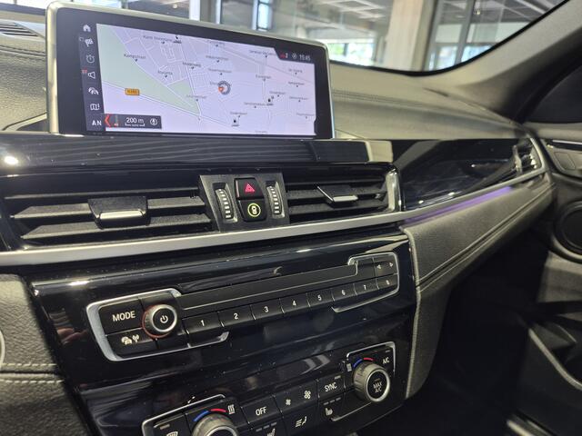 BMW X1 xDrive25e eDrive Edition Panorama | 19" | Camera | Electrische stoelen | CarPlay