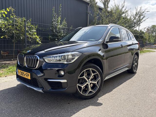 BMW X1 xDrive20i High Executive / AUTOMAAT / LEER / NAVI / CRUISE / TREKHAAK / 105dkm!