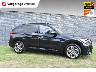 BMW X1 sDrive18i M-Pakket Carplay/Navi Panorada