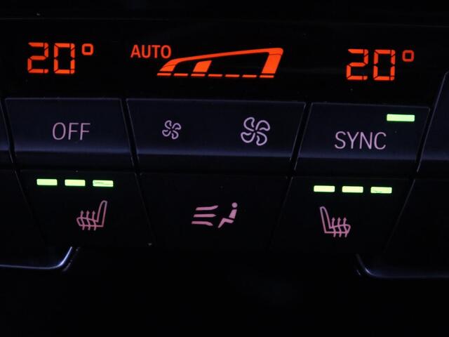 BMW X1 sDrive20i High Executive M-sport | Leder | Memory | Harman/Kardon | Head-up | Cruise control | Stoelverwarming | Climate control | Navigatie | Bluetooth | Park assist | Elektrische achterklep