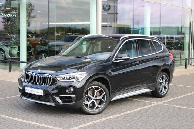 BMW X1 sDrive20i xLine Automaat / Comfort Access / Achteruitrijcamera / Head-Up / LED