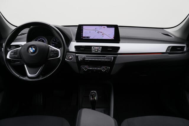 BMW X1 xDrive20i Executive Edition LED, Apple Carplay, Head-Up, Camera, Trekhaak, DAB