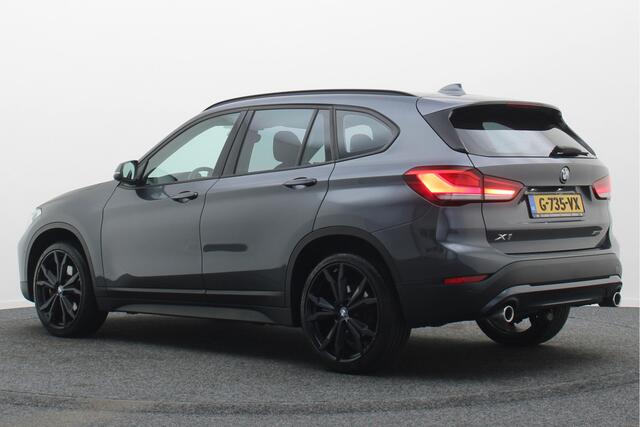 BMW X1 xDrive20i Executive Edition LED, Apple Carplay, Head-Up, Camera, Trekhaak, DAB