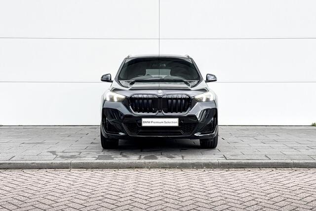 BMW X1 xDrive23i M Sportpakket Pro | Trekahaak | Harman Kardon | Harman Kardon
