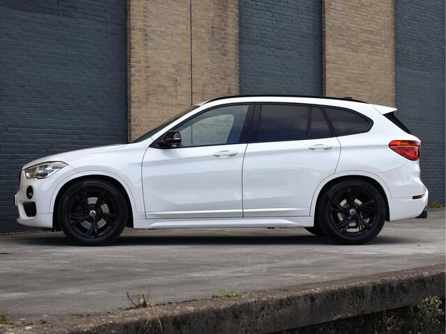 BMW X1 sDrive20i Centennial High Executive | LED | Verw Stoelen | Leder |