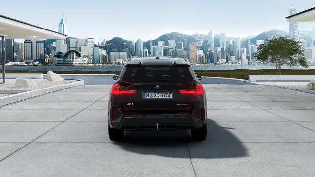 BMW X1 xDrive25e M Sport Automaat / Trekhaak / Panoramadak / Sportstoelen / Comfort Access / Achteruitrijcamera / Stoelverwarming / Harman Kardon