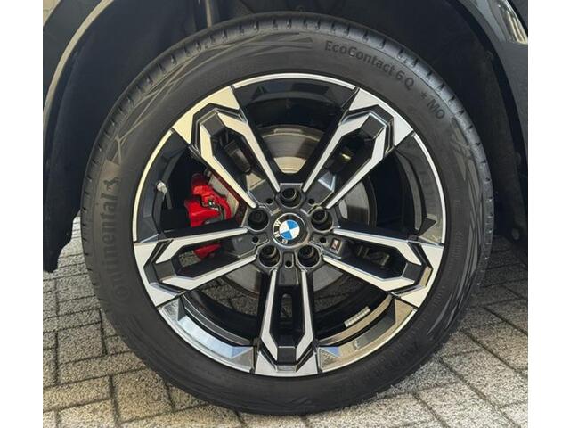 BMW X1 sDrive18i M-Sport Pro, Panoramadak, 19" LM velgen, Key less. Apple Carplay, enz