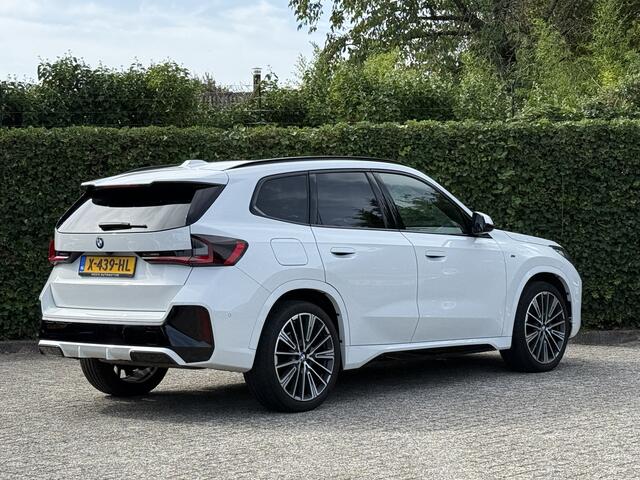 BMW X1 sDrive18i | M-Sport | 20'' | Harman/Kardon | Panorama | Camera | Comfort Access | Elek. Trekhaak | Driv. Ass. Plus | Elek. Trekhaak