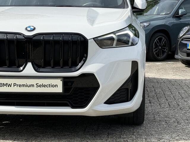 BMW X1 sDrive18i | M-Sport | 20'' | Harman/Kardon | Panorama | Camera | Comfort Access | Elek. Trekhaak | Driv. Ass. Plus | Elek. Trekhaak