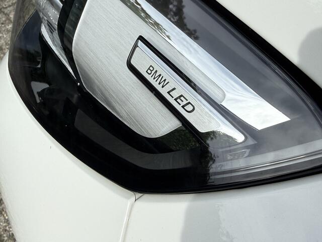 BMW X1 sDrive18i | M-Sport | 20'' | Harman/Kardon | Panorama | Camera | Comfort Access | Elek. Trekhaak | Driv. Ass. Plus | Elek. Trekhaak