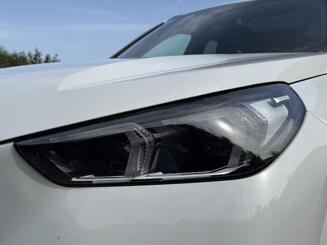BMW X1 sDrive18i | M-Sport | 20'' | Harman/Kardon | Panorama | Camera | Comfort Access | Elek. Trekhaak | Driv. Ass. Plus | Elek. Trekhaak