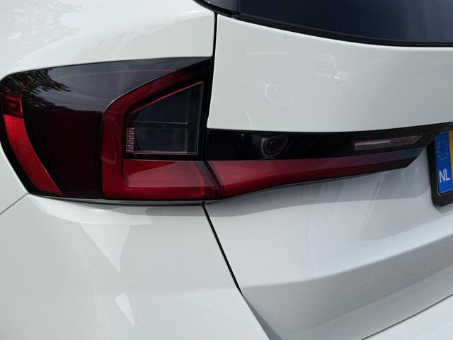 BMW X1 sDrive18i | M-Sport | 20'' | Harman/Kardon | Panorama | Camera | Comfort Access | Elek. Trekhaak | Driv. Ass. Plus | Elek. Trekhaak